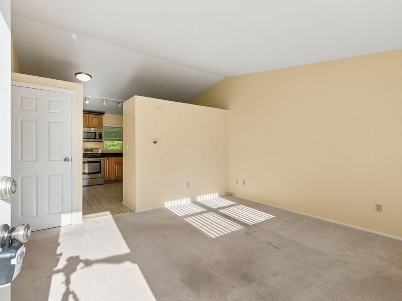 6093 Paris Boulevard N, Westerville, OH 43081 Photo 4