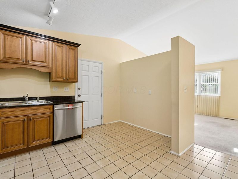 6093 Paris Boulevard N, Westerville, OH 43081 Photo 9
