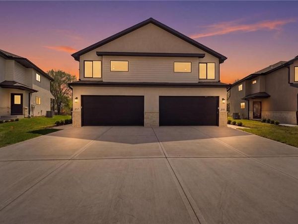 204 NW Orchard Court, Lee's Summit, MO 64063