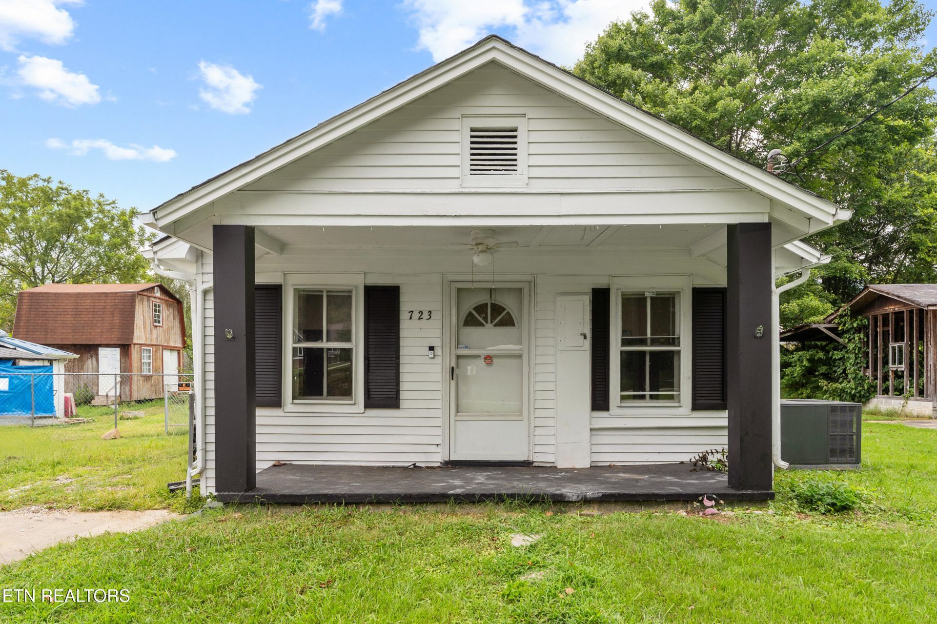 723 N Kingston Ave, Rockwood, TN 37854 Main Photo