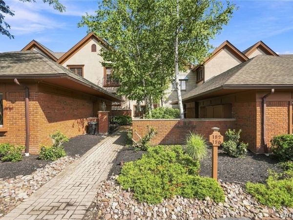 190 Castlebrook Lane , Buffalo, NY 14221