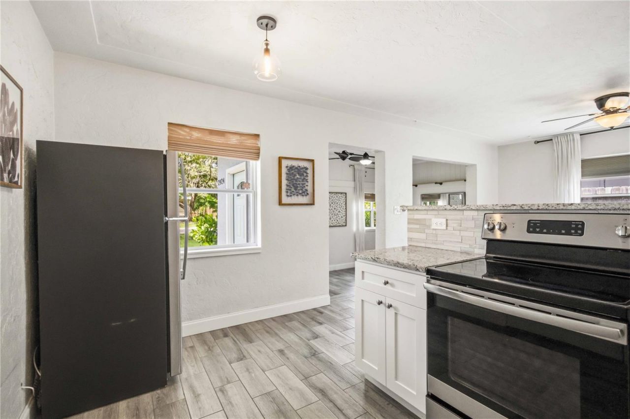 2924 Hillview Street, Sarasota, FL 34239 Photo