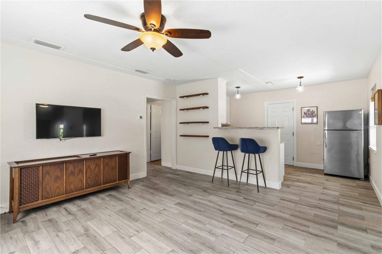 2924 Hillview Street, Sarasota, FL 34239 Photo