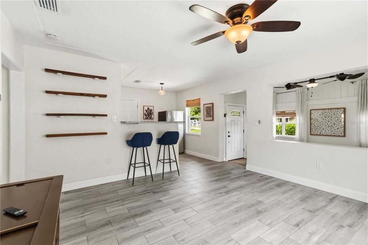 2924 Hillview Street, Sarasota, FL 34239 Photo