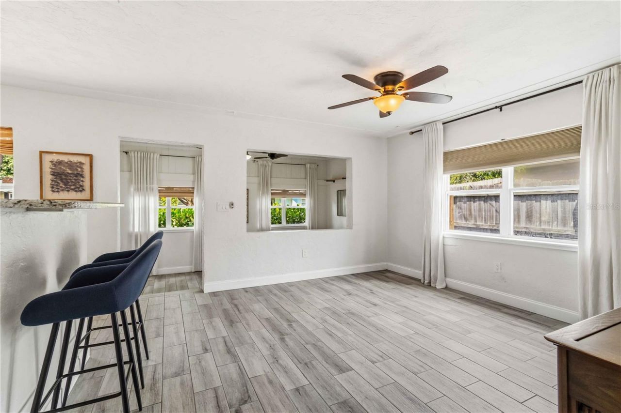 2924 Hillview Street, Sarasota, FL 34239 Photo