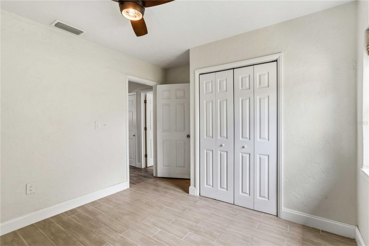 2924 Hillview Street, Sarasota, FL 34239 Photo