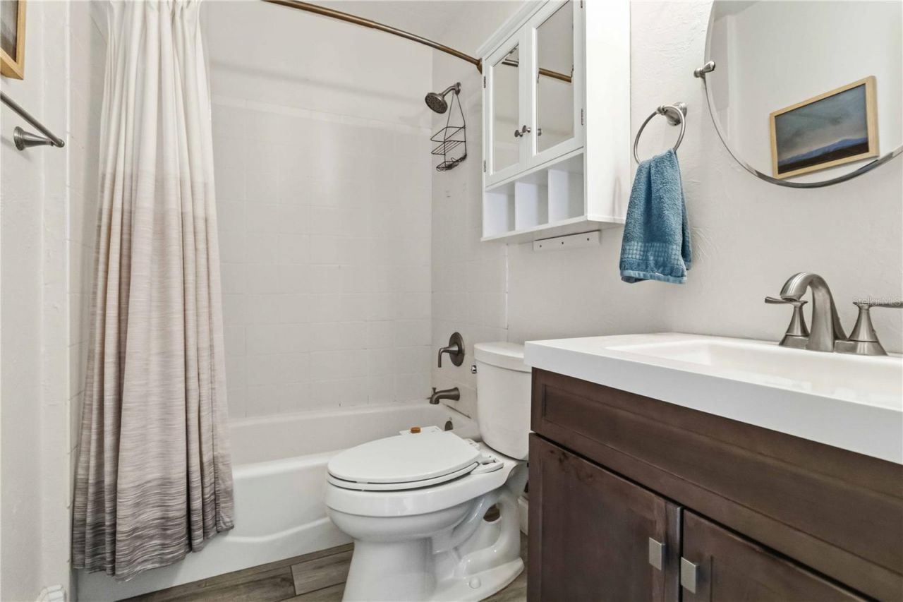 2924 Hillview Street, Sarasota, FL 34239 Photo