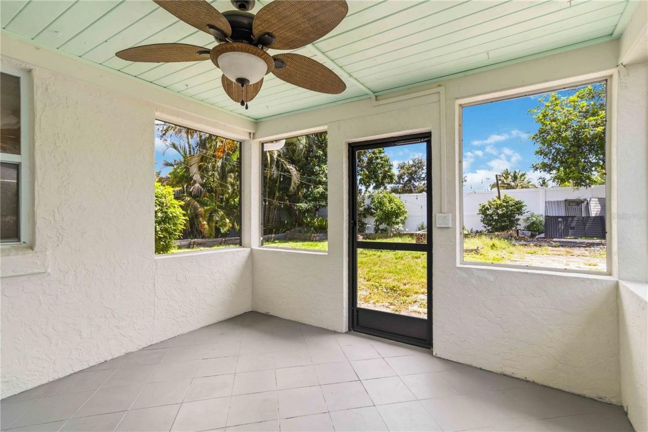 2924 Hillview Street, Sarasota, FL 34239 Photo