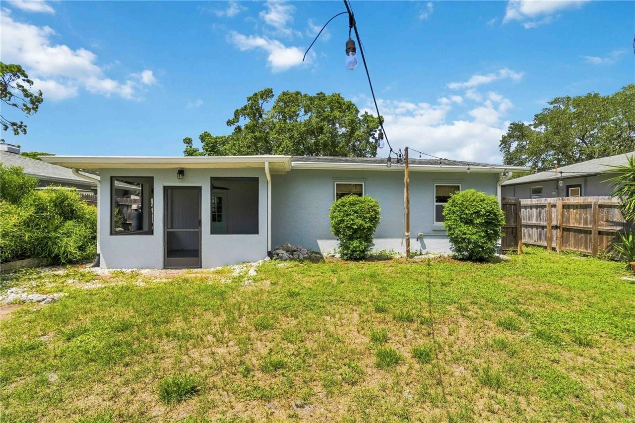 2924 Hillview Street, Sarasota, FL 34239 Photo