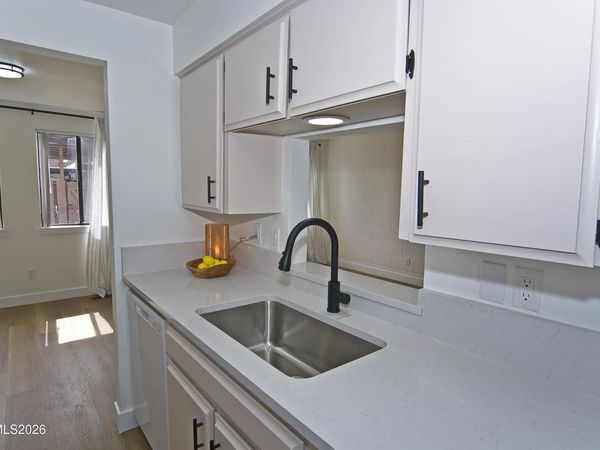 121 Lake Glen Drive, Carson City, NV 89703
