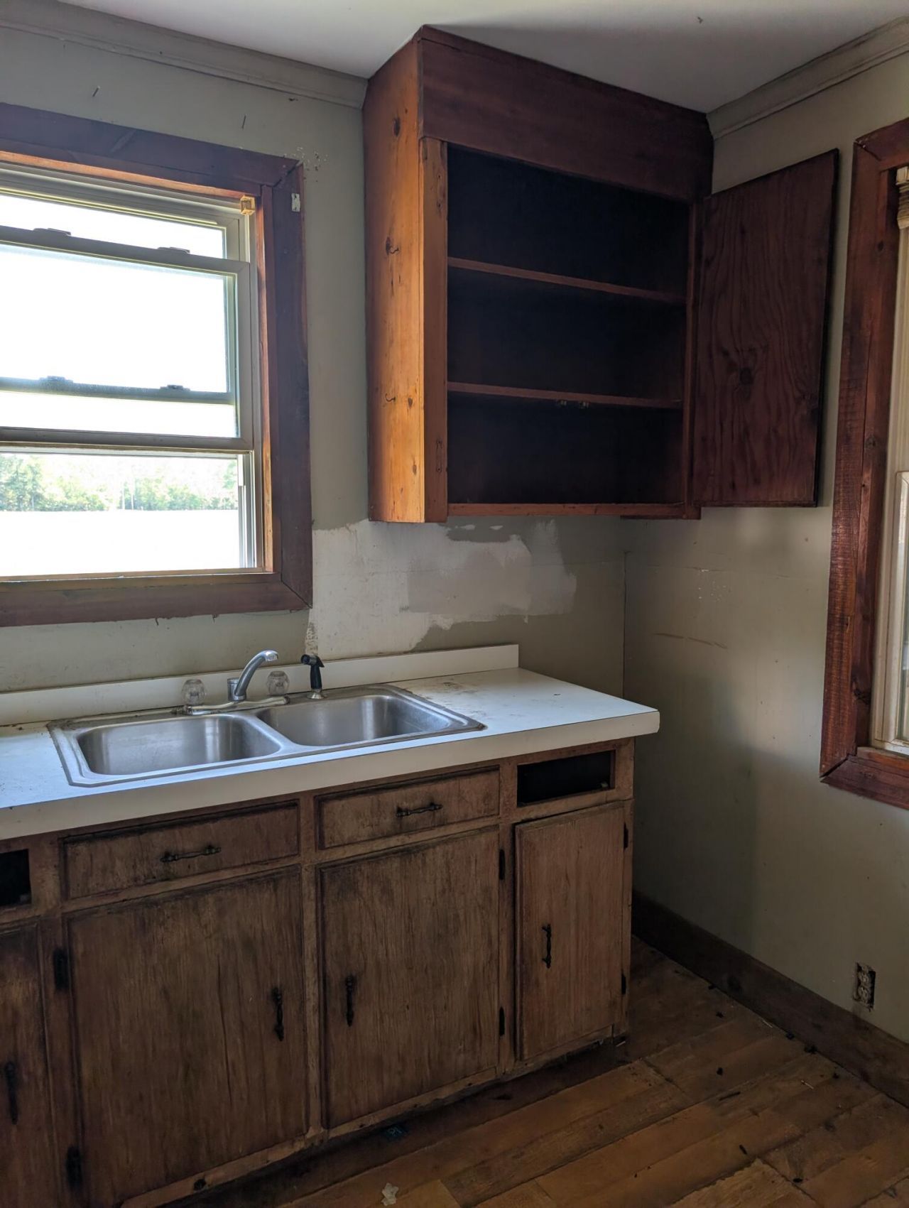 1081 Homestead Photo 6