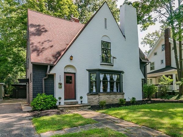 2235 Delaware Drive , Cleveland Heights, OH 44106