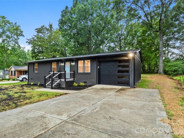562 Barrington Place NW, Concord, NC 28027