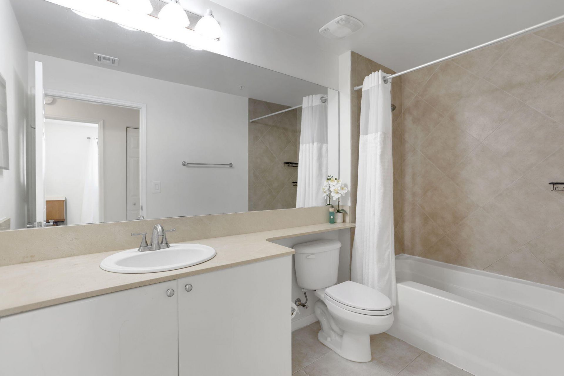 233 S Federal Highway, Unit 704, Boca Raton, FL 33432 Photo