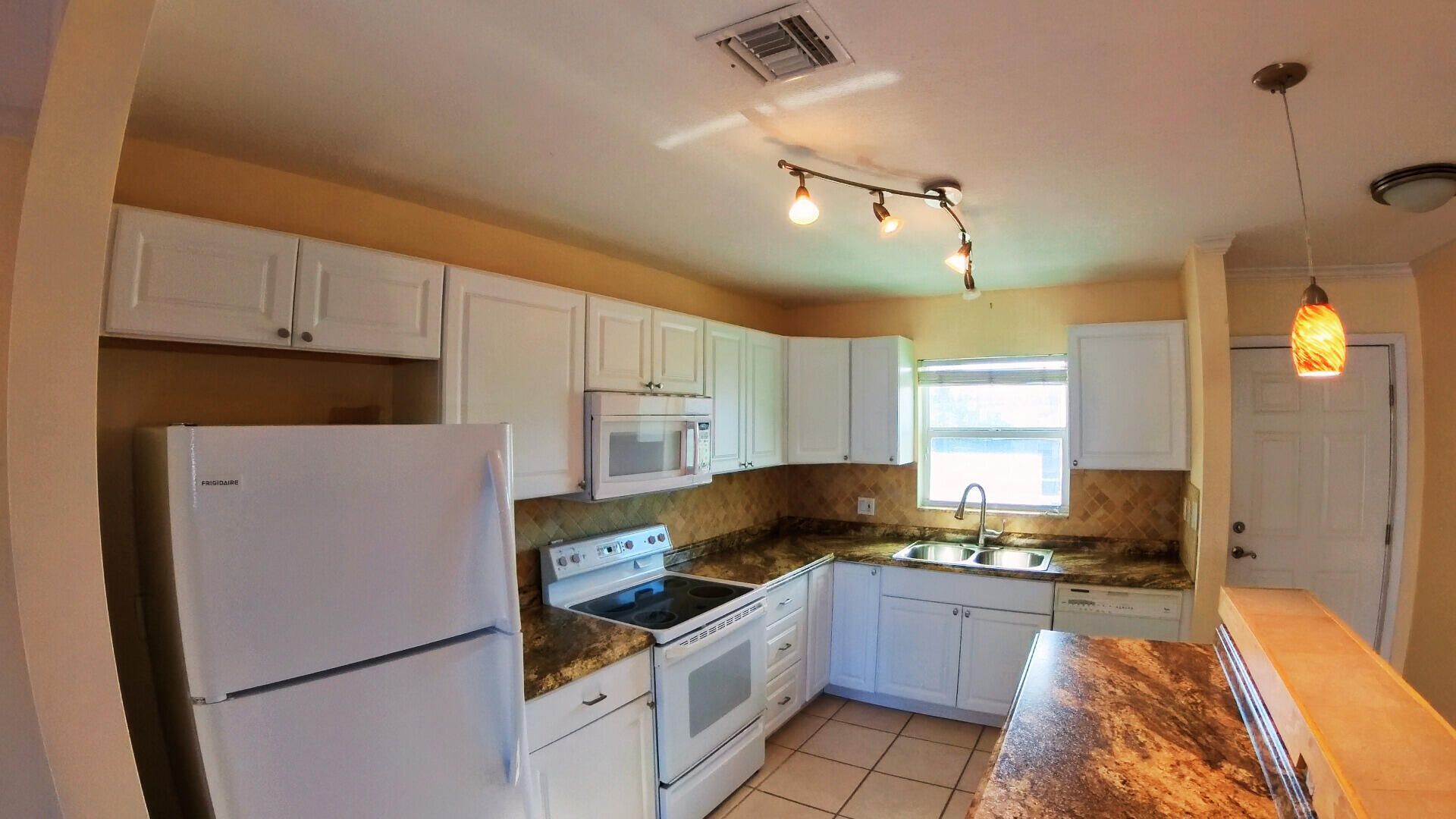 236 Castlewood Drive, Unit 202, North Palm Beach, FL 33408 Photo