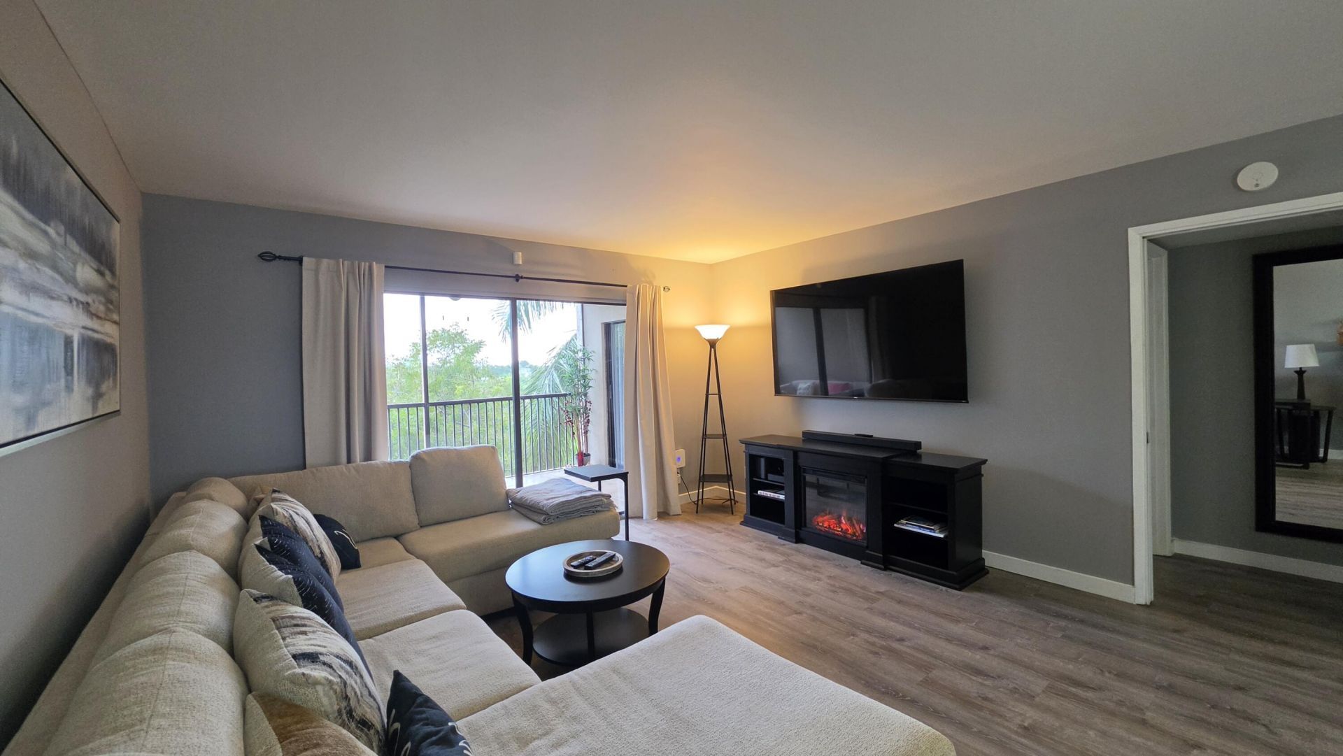 2206 S Cypress Bend Drive, Unit 504, Pompano Beach, FL 33069 Photo