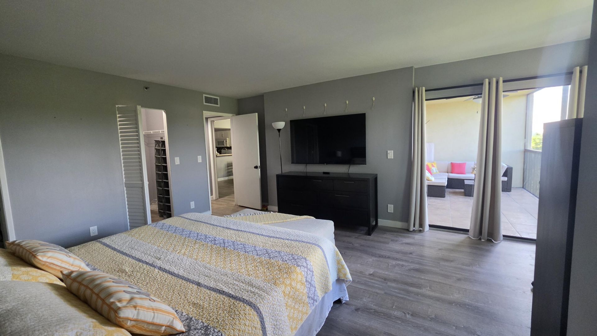 2206 S Cypress Bend Drive, Unit 504, Pompano Beach, FL 33069 Photo