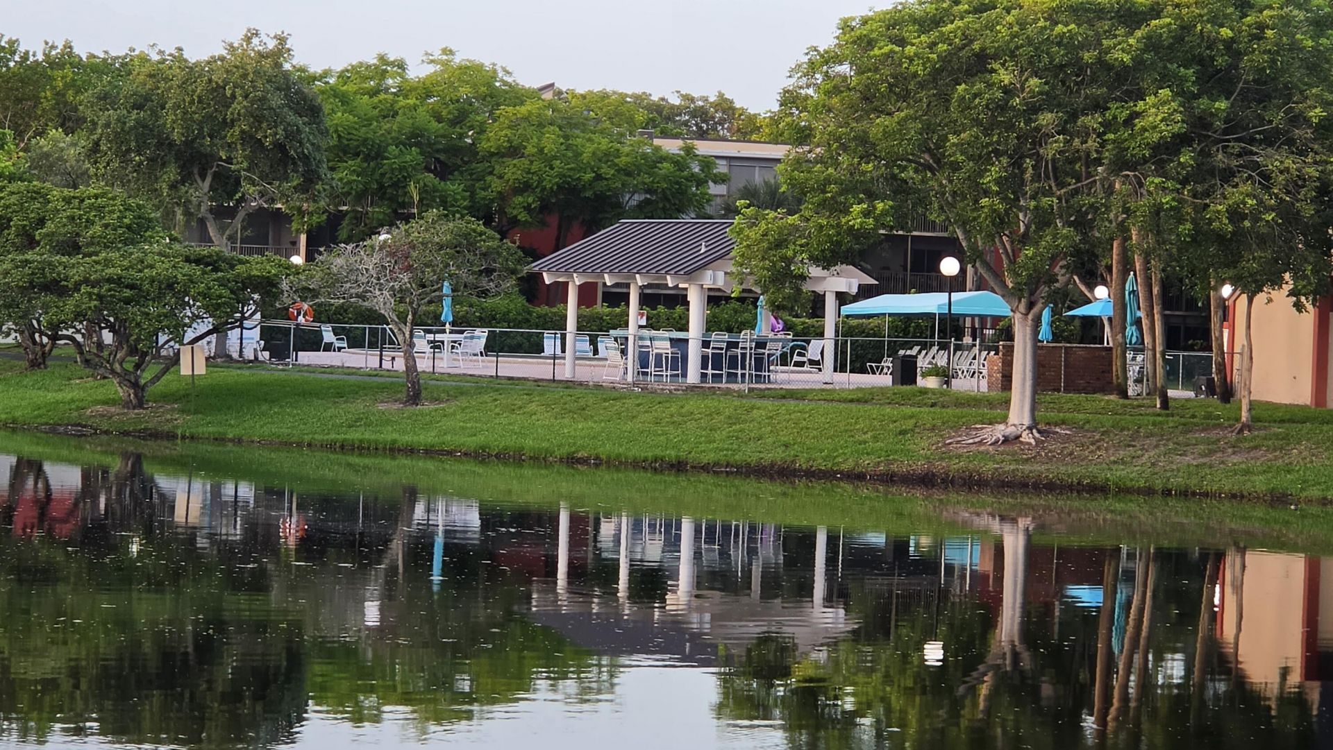 2206 S Cypress Bend Drive, Unit 504, Pompano Beach, FL 33069 Photo