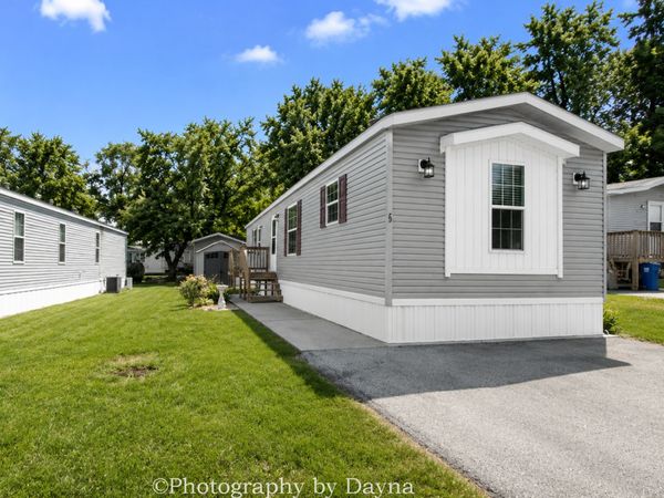 15 Apache Court , Bourbonnais, IL 60914
