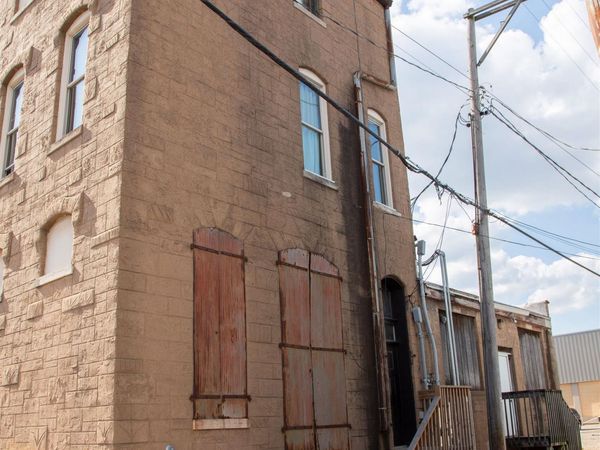 900 Central Avenue, Dubuque, IA 52001
