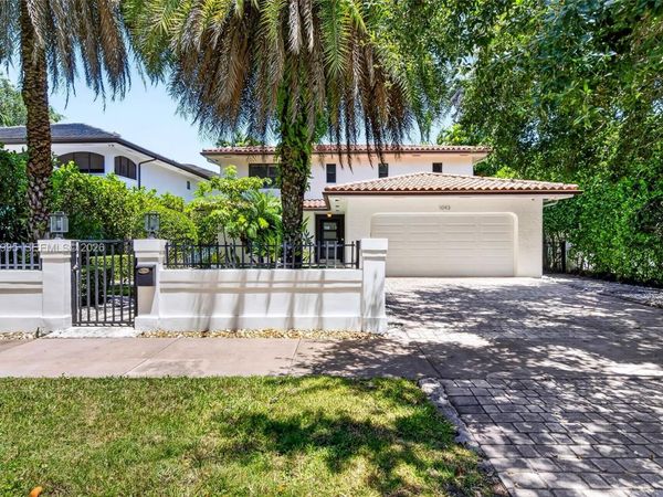 1043 Alfonso Ave , Coral Gables, FL 33146