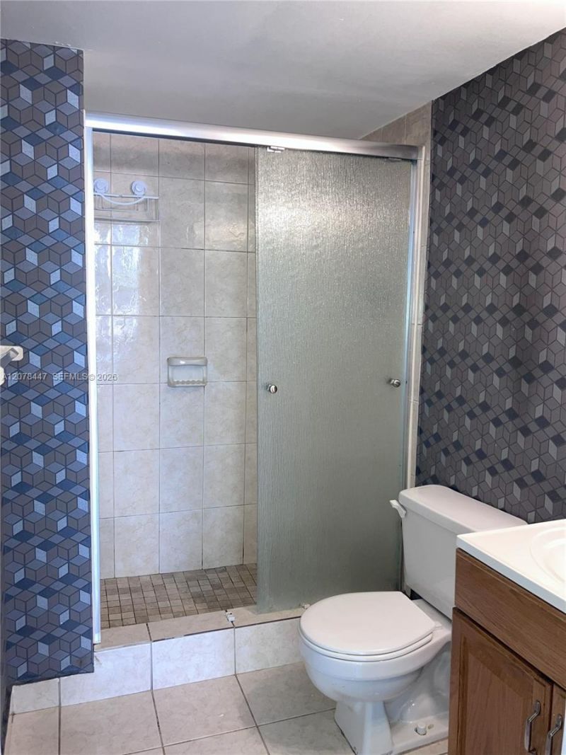 17011 N Bay Rd , Unit 205, Sunny Isles Beach, FL 33160 Photo