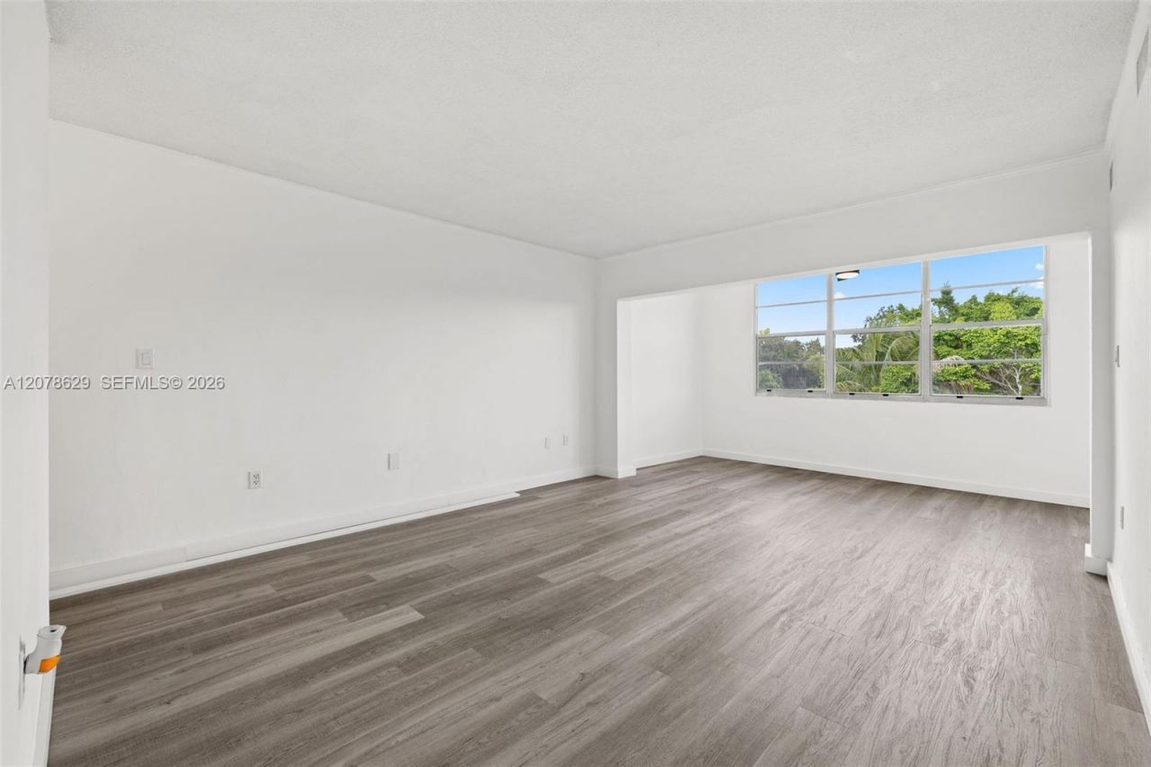 1800 SW 25th St, Unit 2305, Miami, FL 33133 Photo