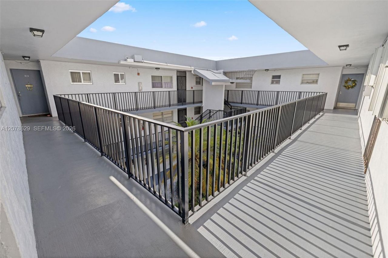 1800 SW 25th St, Unit 2305, Miami, FL 33133 Photo