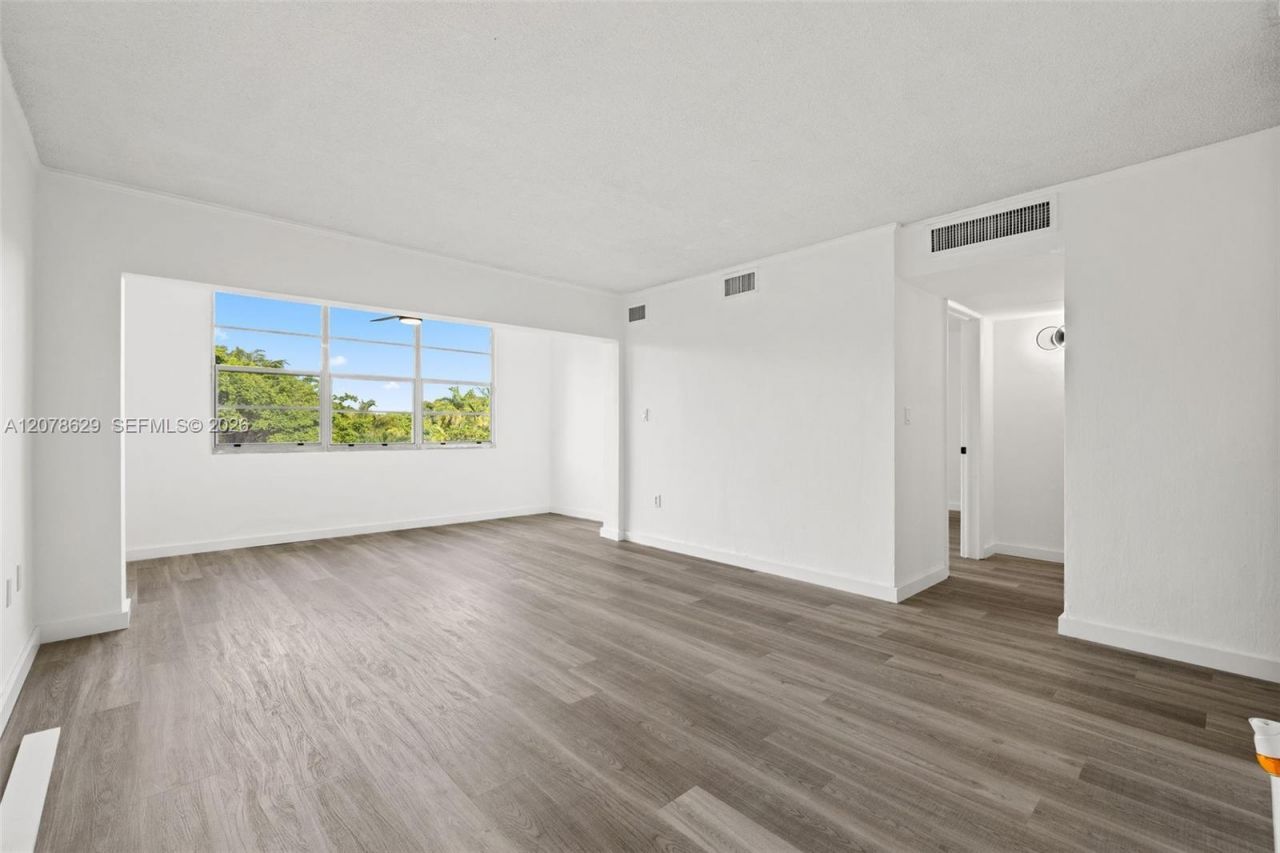 1800 SW 25th St, Unit 2305, Miami, FL 33133 Photo