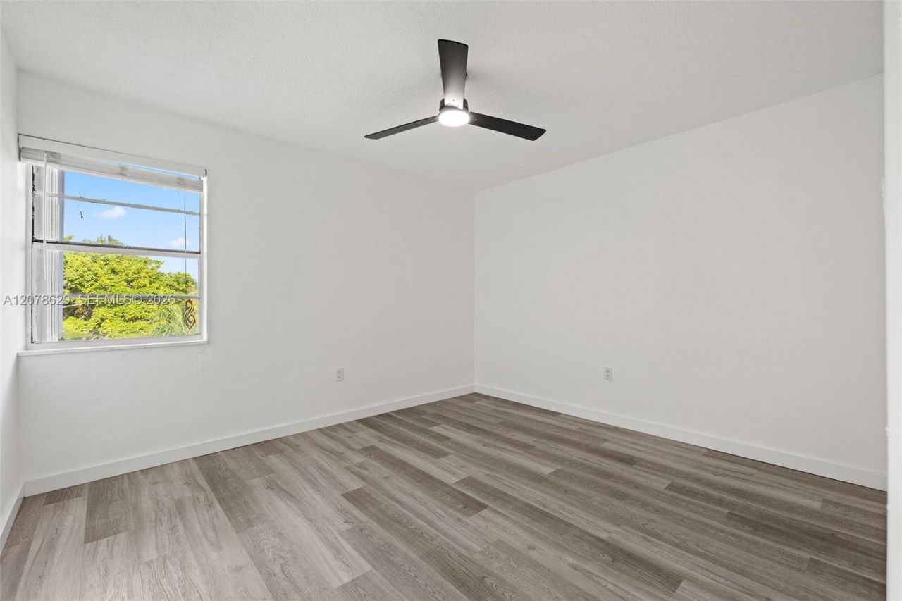 1800 SW 25th St, Unit 2305, Miami, FL 33133 Photo