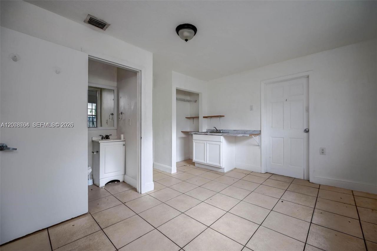 2800 SW 16th Ter , Miami, FL 33145 Photo