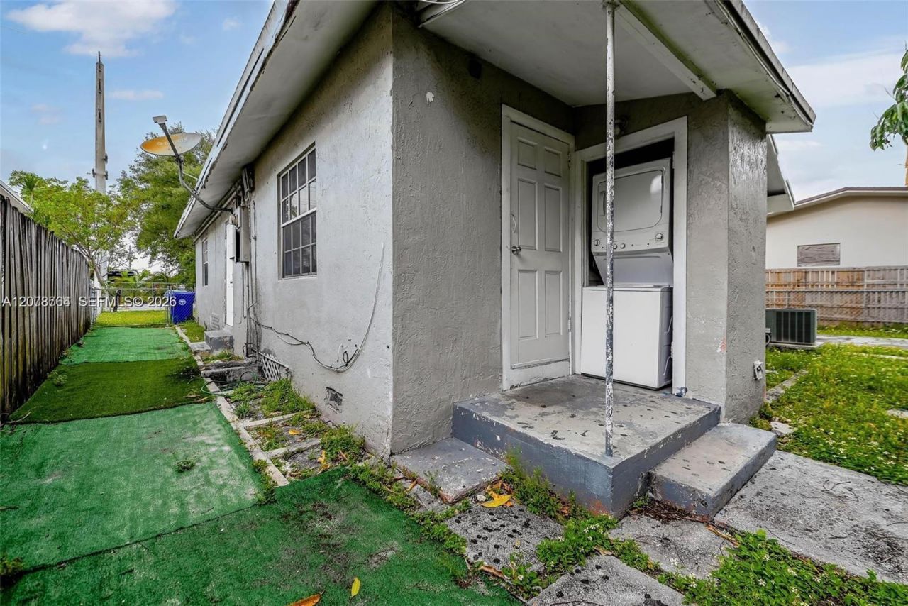 2800 SW 16th Ter , Miami, FL 33145 Photo