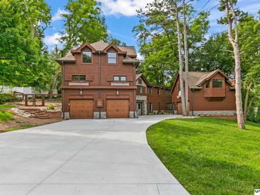9209 Hickory Street, Omaha, NE 68124