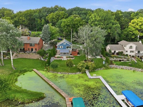 5601 Scenery DRIVE, Waterford, WI 53185