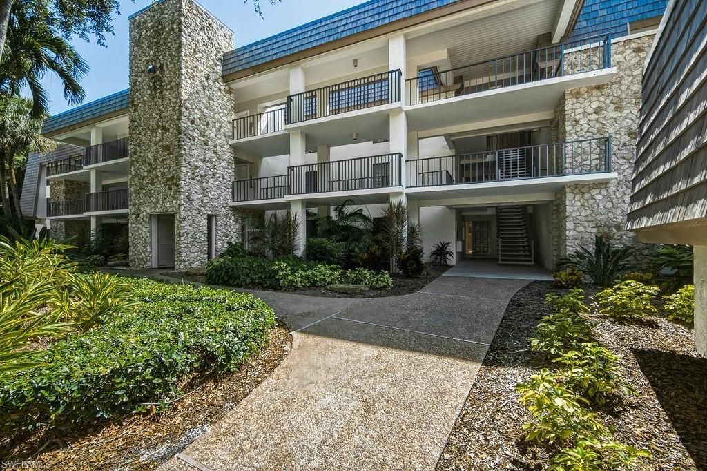 103 Clubhouse Dr, Unit 152, Naples, FL 34105 Photo