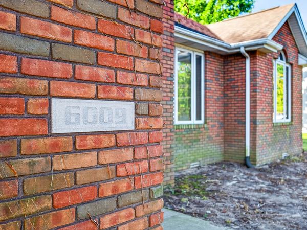 6009 E Pioneer Place, Columbus, IN 47203