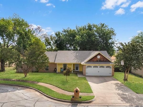 3032 Oak Valley Drive , Bedford, TX 76021