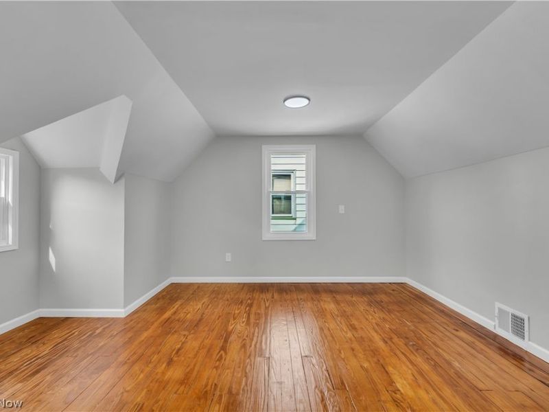 12000 Wayland Avenue, Cleveland, OH 44111 Photo 18