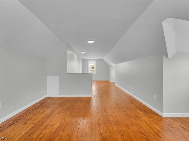 12000 Wayland Avenue, Cleveland, OH 44111 Photo 19
