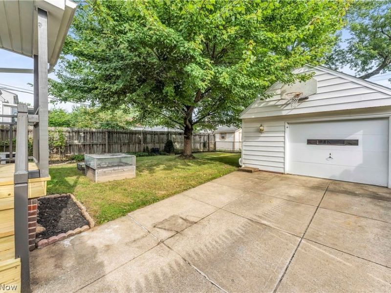 12000 Wayland Avenue, Cleveland, OH 44111 Photo 26