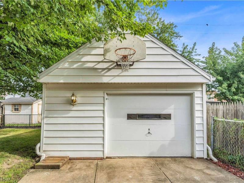 12000 Wayland Avenue, Cleveland, OH 44111 Photo 27