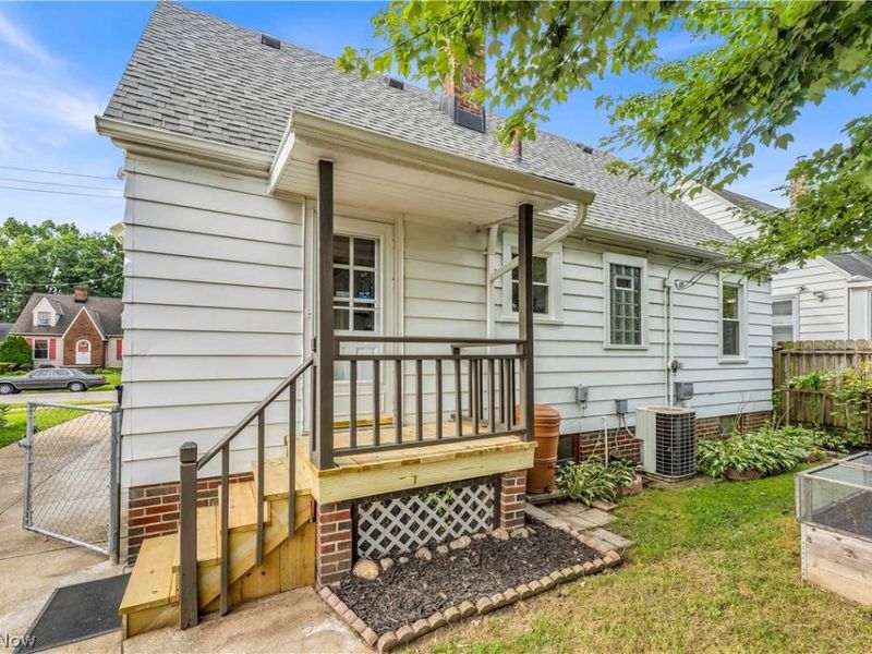 12000 Wayland Avenue, Cleveland, OH 44111 Photo 28