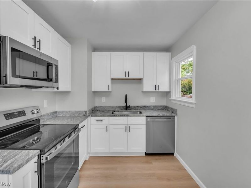 12000 Wayland Avenue, Cleveland, OH 44111 Photo 7