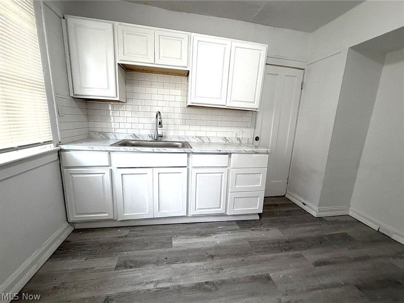 1887 Lampson Road, Cleveland, OH 44108 Photo 11