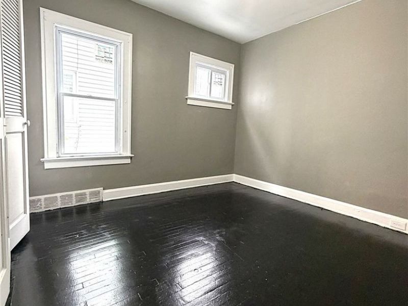 1887 Lampson Road, Cleveland, OH 44108 Photo 18