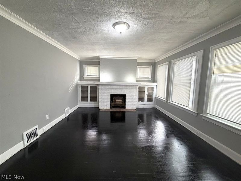 1887 Lampson Road, Cleveland, OH 44108 Photo 2