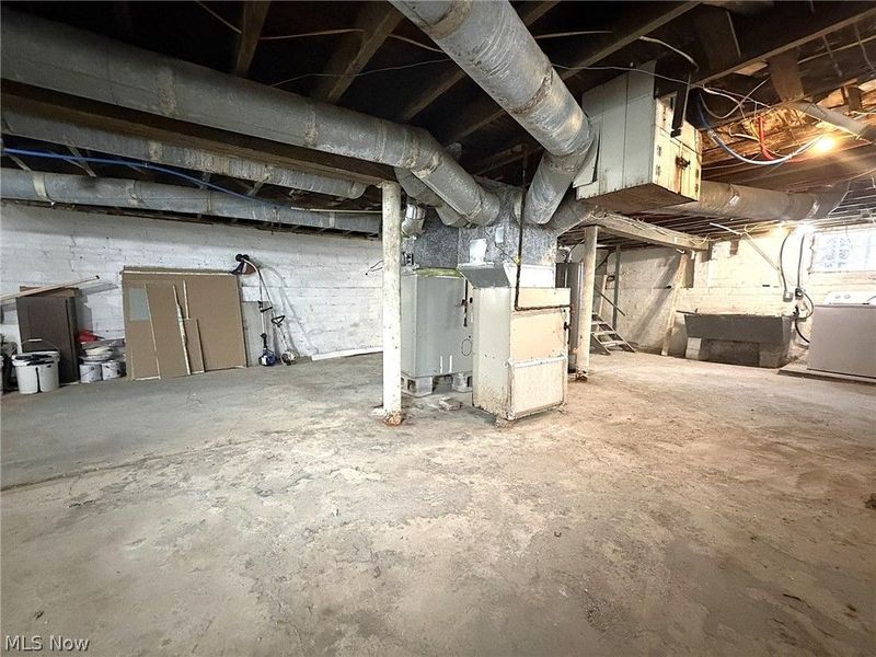 1887 Lampson Road, Cleveland, OH 44108 Photo 32