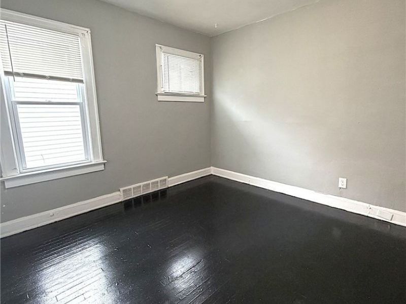 1887 Lampson Road, Cleveland, OH 44108 Photo 5