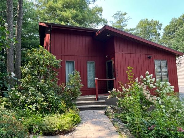 337 Skyline Lake Dr, Ringwood, NJ 07456