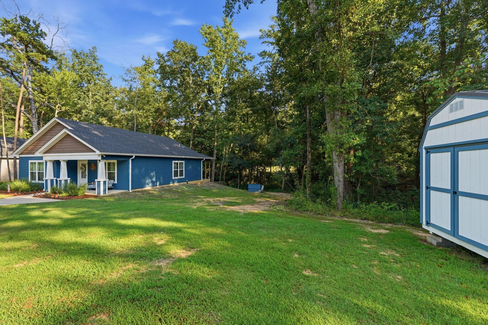301 Country Club Road Photo 33